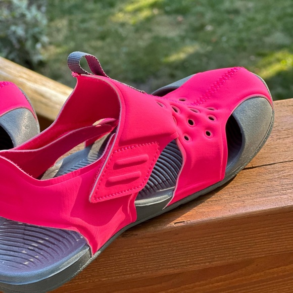 Size 3- Nike Sunray Protect 2 Sandals - Picture 4 of 5